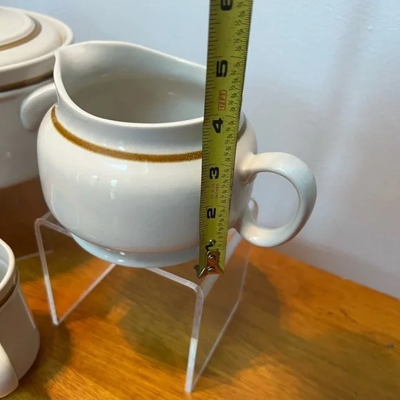 Lot of vintage stoneware Japan, saucer pot with lid and creamer